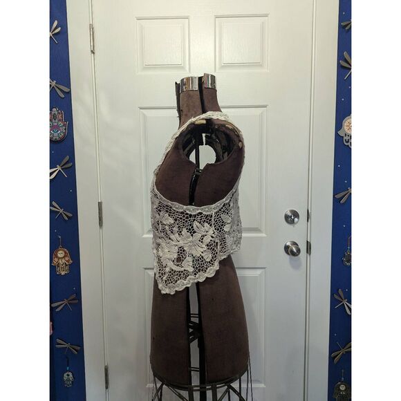 Sz M Lace Cropped Vest - So Boho! - Picture 5 of 11